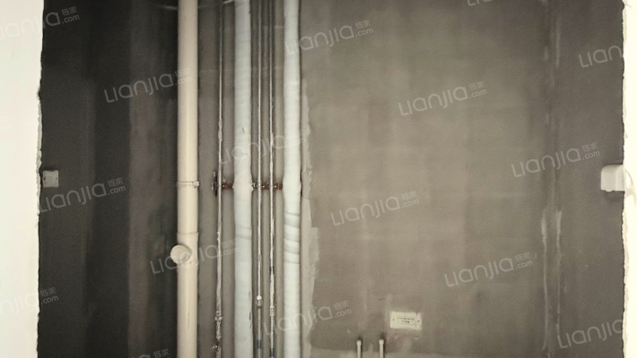 房子属于别墅，上下两层，毛坯随意装修-卫生间C