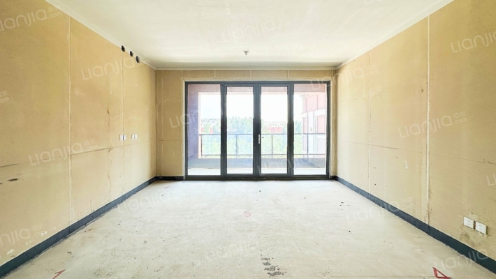 泰岳华庭二手房实景图