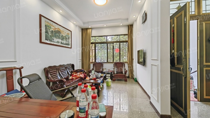 虹霞路二手房实景图