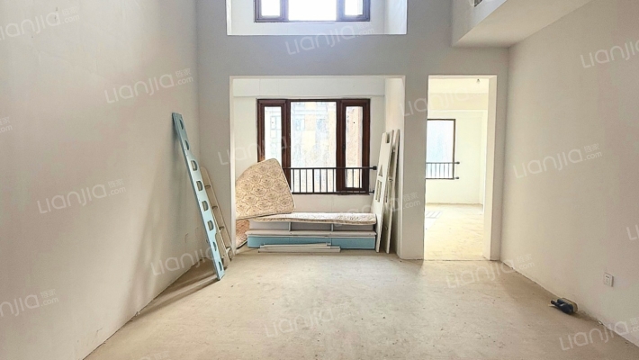 鸿坤理想尔湾 3室2厅 南 北-客厅