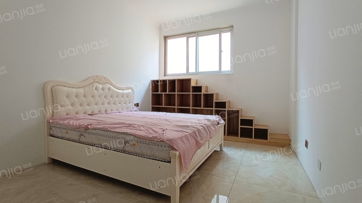 钻石商圈 御景园优质大两居  两层的利用空间 居住舒适-卧室D