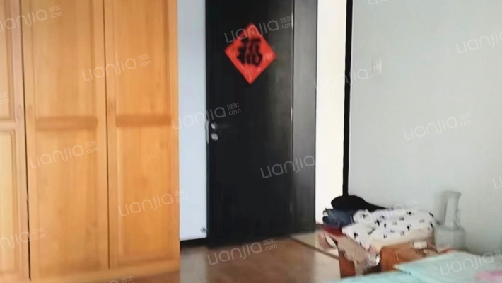 房子精装修，挨着德信公园 公摊面积小-卧室B