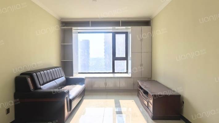 10多万精装集中供暖两居环境好有本-客厅