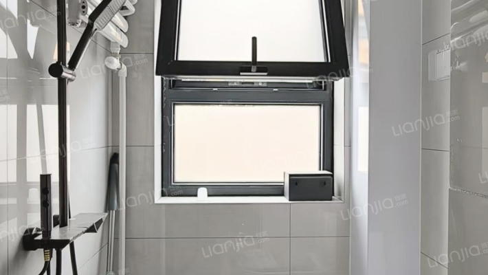 自主标准精装未住，南北通透三居，集中供暖-卫生间