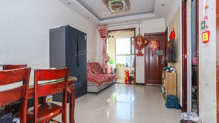 上海城精装修房子诚心出售价格可谈居住方便舒适-客厅