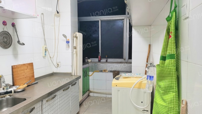 桃园市场工商局小区 南北通透户型 一层进出方便-厨房