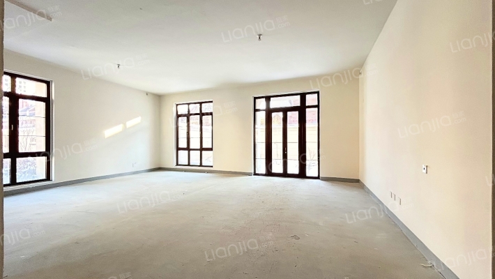 融创唐宁墅二手房实景图