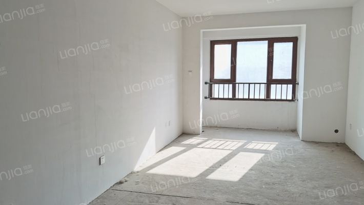 鸿坤理想尔湾 3室2厅 南 北-客厅