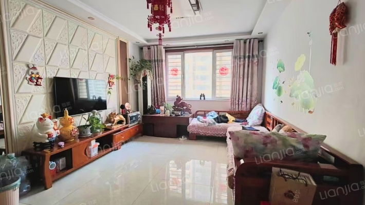 水岸花城，一线河景美宅，标准现房，即买即住-客厅