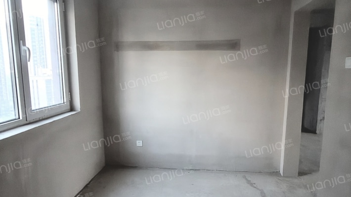 急售三利B区南北通透大两居，毛坯，价格美丽。-卧室A