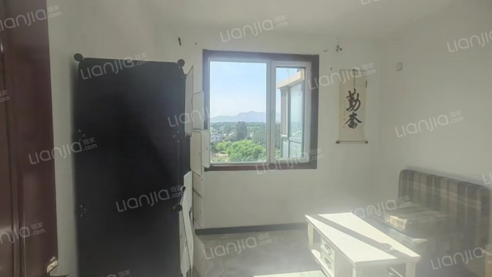 业主移民国外 诚心出售，价格可聊，适合刚需自住-卧室B