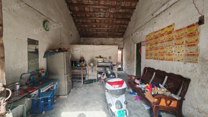 张屋村二区三巷二手房实景图