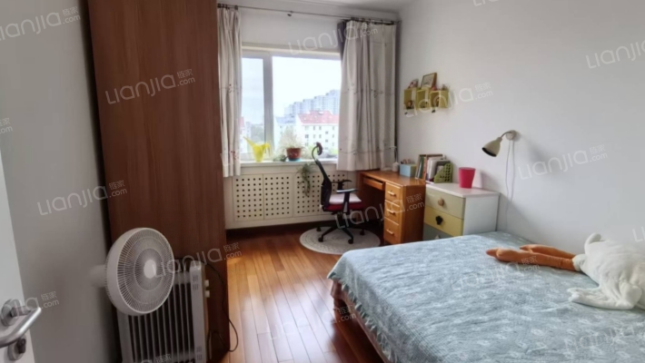 物探的跃层，顶层带露台，户型好，采光视野好。-卧室B