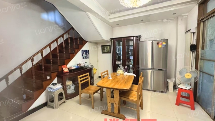 广安C区 4室2厅 南 北-餐厅