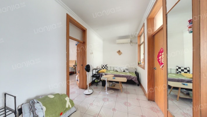 体育场街道兴乔社区二手房实景图