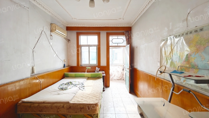 泰安市物资局宿舍楼二手房实景图