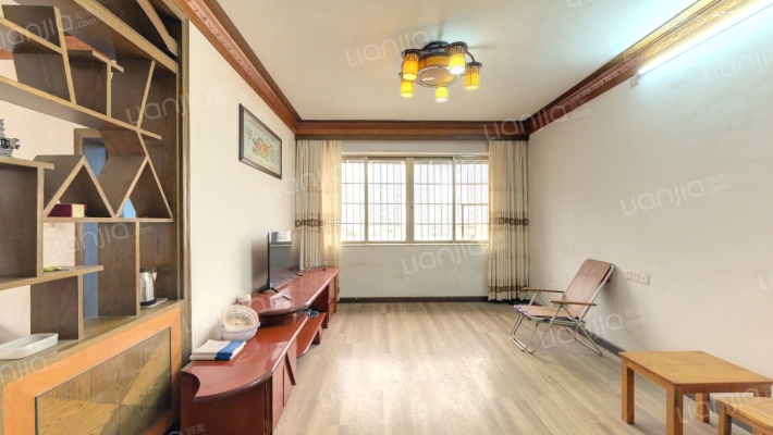 北部湾东路35号交警支队二手房实景图