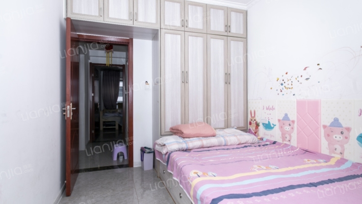 小区里面的环境好，安保和治安稳定也是一大亮点-卧室B