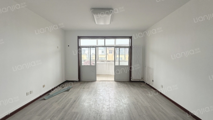 泰山学院天平湖宿舍区二手房实景图