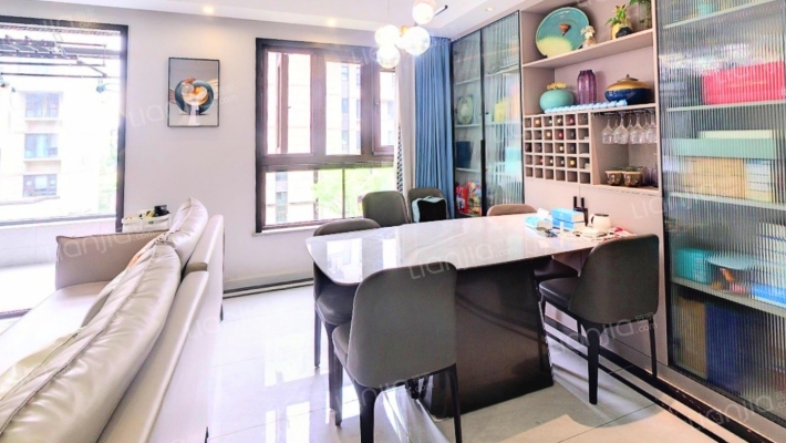 国展和昌芳草庭二手房实景图