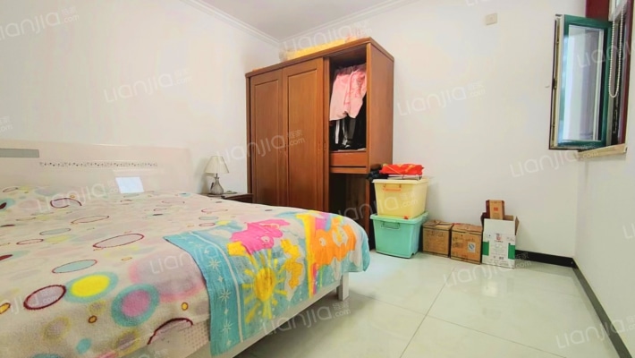 优质精装三居，中间楼层，业主诚意卖-卧室B