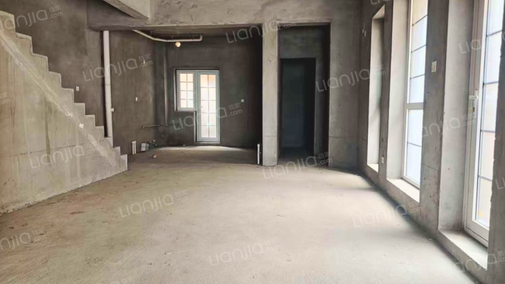 环京联排别墅 高尔夫球场围绕  单价四千左右-餐厅