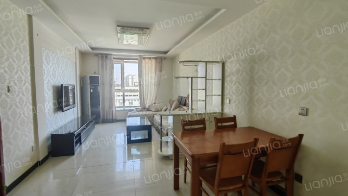 范阳路旁 交通便利 配套成熟 北新家园两居满二税费低-客厅