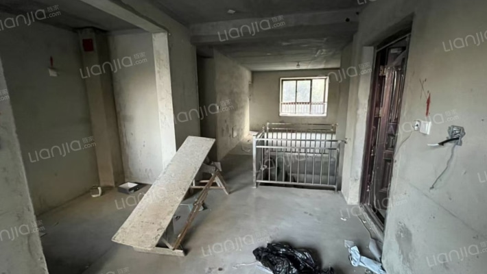 金御蓝湖二期二手房实景图