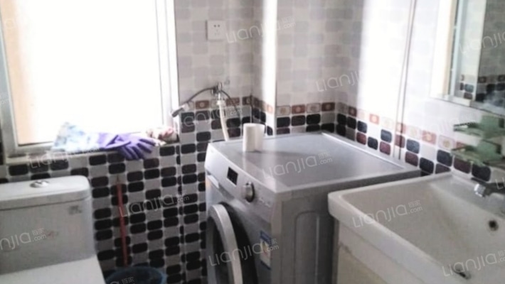 南关房本满二配套齐全大户型三世同堂-卫生间