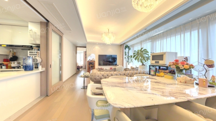 四季都会晓风来二手房实景图