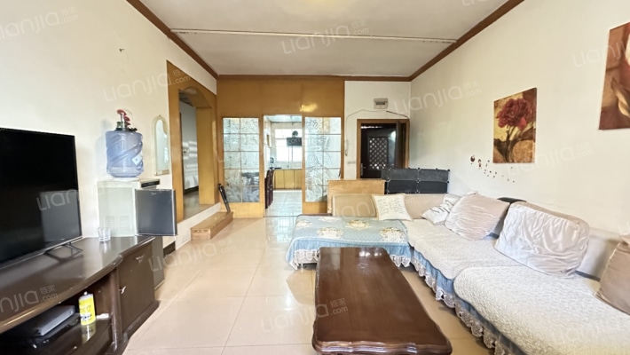 白云南路408号二手房实景图