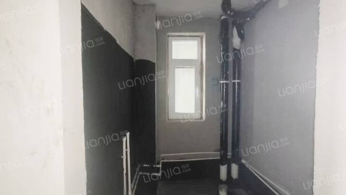 范阳路大3居带车位，全天采光，业主急售-卫生间A