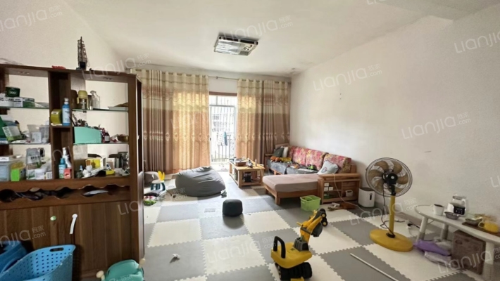 世纪新苑二手房实景图