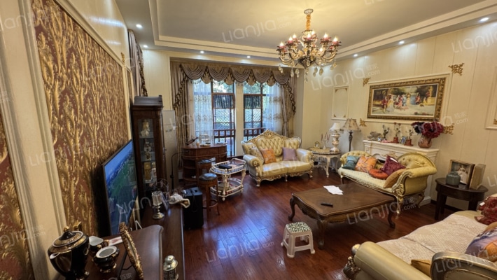 保利公园2010拉菲庄园二手房实景图