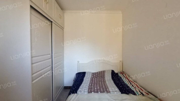 水岸花城 2室1厅 南-卧室B