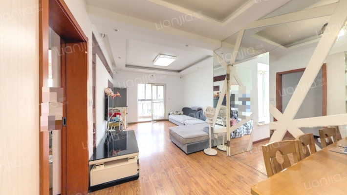 鼎鑫摩卡小镇二手房实景图