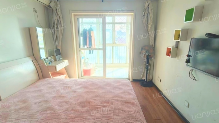 集体供暖...精装修自住 出门就是公园-卧室A