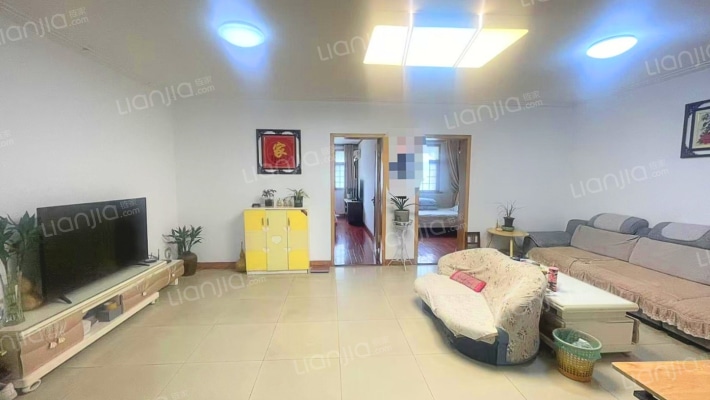 沿河小区二手房实景图