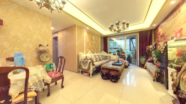 卓越维港二手房实景图