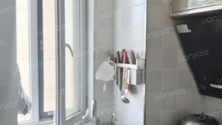 水岸花城好，房源环境好，交通便利。-厨房