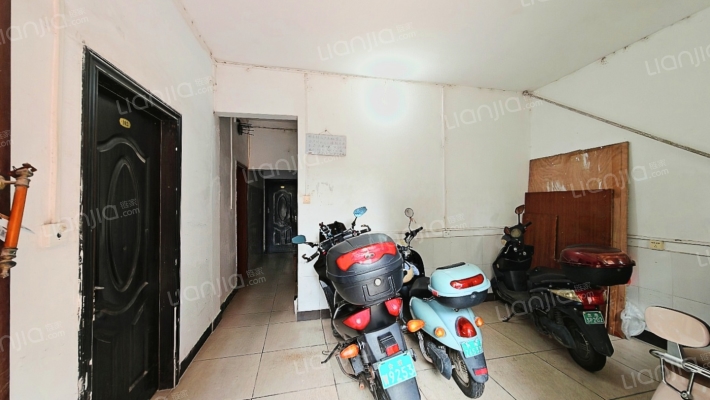 深圳路教育里六巷二手房实景图