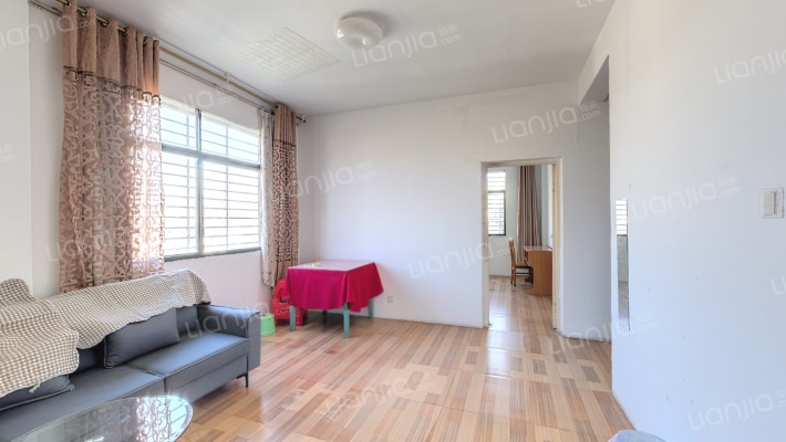 上饶县七六路83号二手房实景图