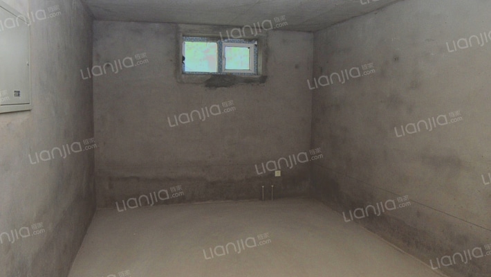 业主急售!本满五唯一独栋带南向大院子、距离北京800米-卧室B