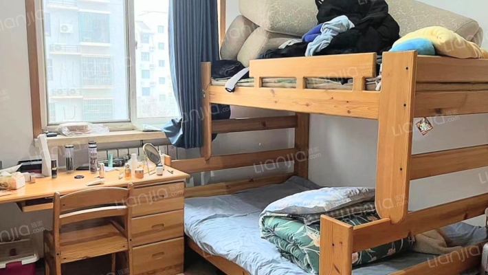 板楼天花板 中间楼层 采光好 视野好-卧室A