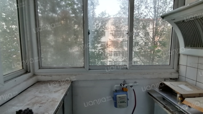 物探的家属院，大社区，集中供暖，看房有钥匙-厨房