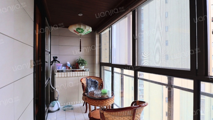 江语城精装修三室二厅一厨一卫出售，欢迎看房子-阳台