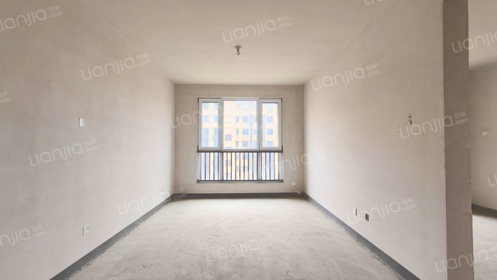 小区大社区，小区环境优美，物业管理完善，70年产权-客厅