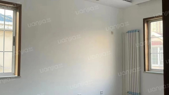 房子精装修拎包入住，房本满五税费低，小区环境好-卧室D