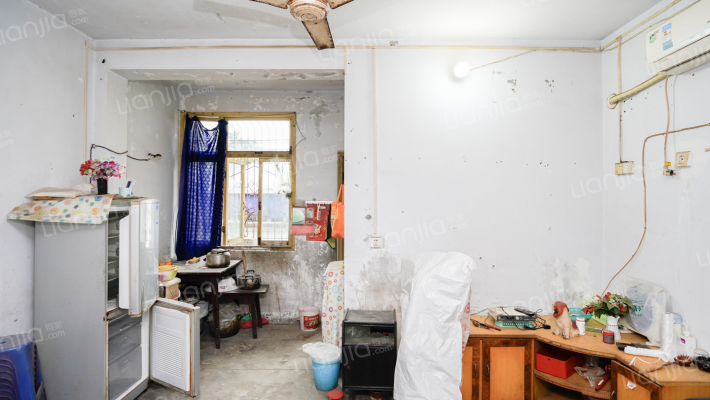 八角井社区一小区二手房实景图