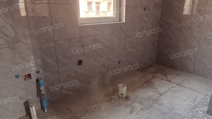 带装修的联排别墅 这个价格 赶紧来看看吧  值！-卫生间C